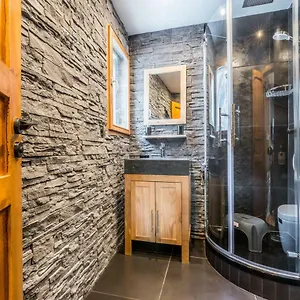 https://cozy-studio-chamonix-centre.hotels-rhonealpes.com